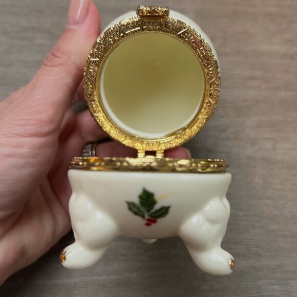 Formalities by Baum Brothers Porcelain Egg - Picture 6 of 6